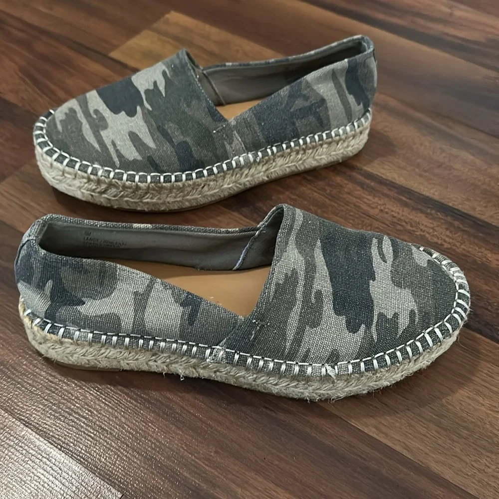 NWOT SPLENDID Laney Camo Platform Espadrille Slip On Size 8